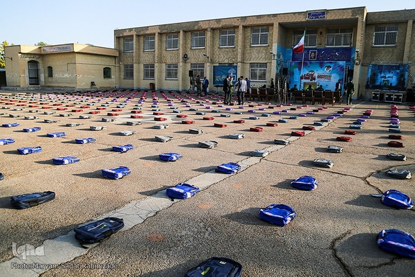 مراسم اهدای ۱۵۰۰۰ بسته لوازم تحریر ویژه دانش آموزان نیازمند استان فارس