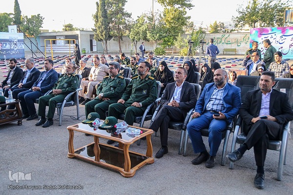 مراسم اهدای ۱۵۰۰۰ بسته لوازم تحریر ویژه دانش آموزان نیازمند استان فارس