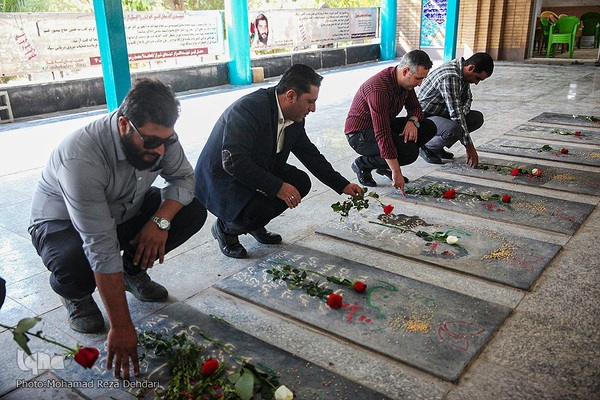 مراسم تجدید میثاق با شهدا با حضور جهادگران جهاددانشگاهی فارس