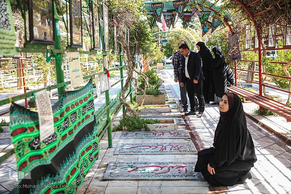 مراسم تجدید میثاق با شهدا با حضور جهادگران جهاددانشگاهی فارس