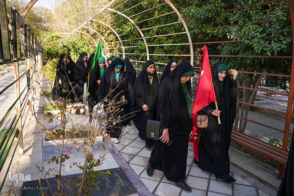 گلباران قبور شهدا‎