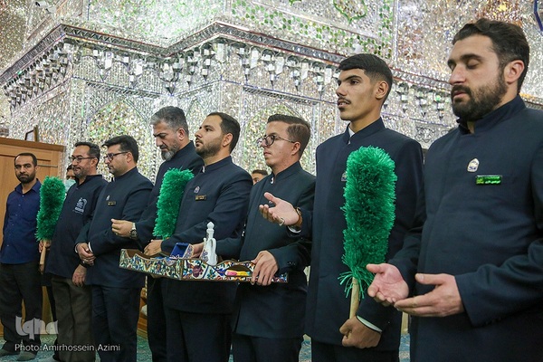 مراسم غبارروبی حرم مطهر حضرت علی بن حمزه