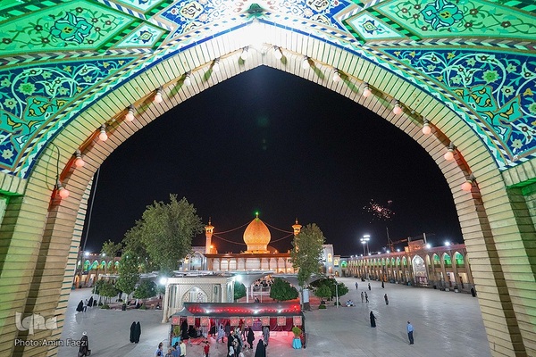 حرم مطهر شاهچراغ(ع) غرق شادی میلاد پیامبر مهربانی‌ها‎