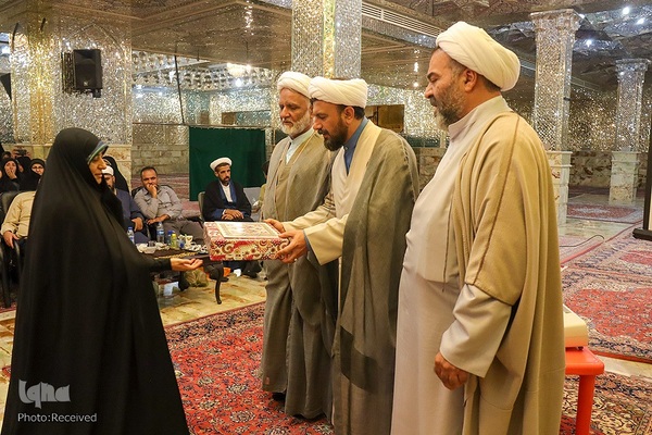 برگزاری همایش تقدیر از مبلغین اربعین، در حرم مطهر شاهچراغ