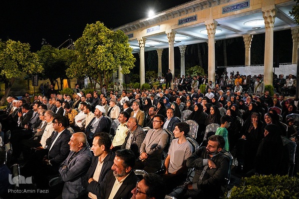 حضور رئیس‌جمهور در حافظیه