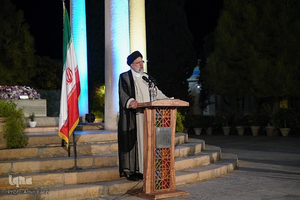 حضور رئیس‌جمهور در حافظیه