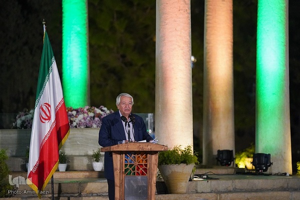 حضور رئیس‌جمهور در حافظیه