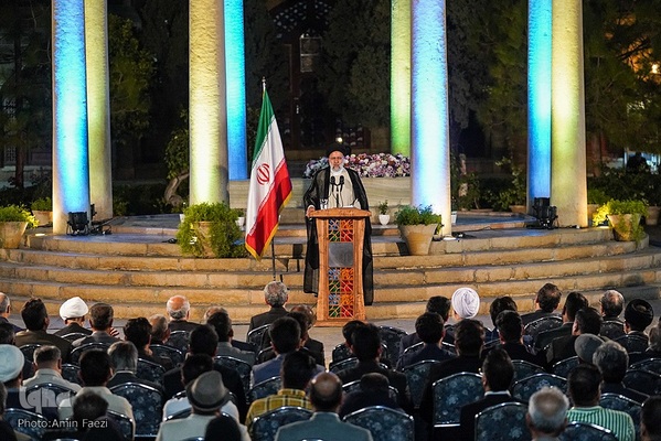 حضور رئیس‌جمهور در حافظیه