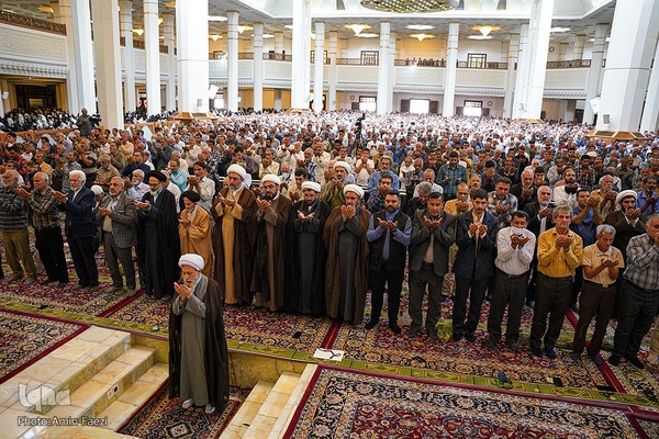 راهپیمایی مردم شیراز به شکرانه حماسه‌ مقاومت