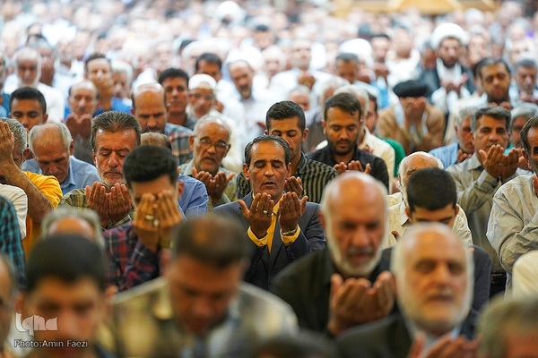 راهپیمایی مردم شیراز به شکرانه حماسه‌ مقاومت
