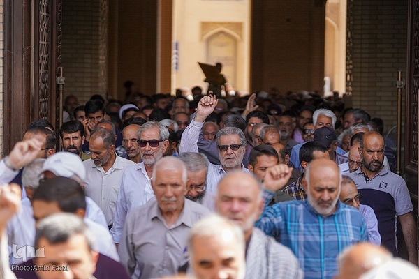 راهپیمایی مردم شیراز به شکرانه حماسه‌ مقاومت