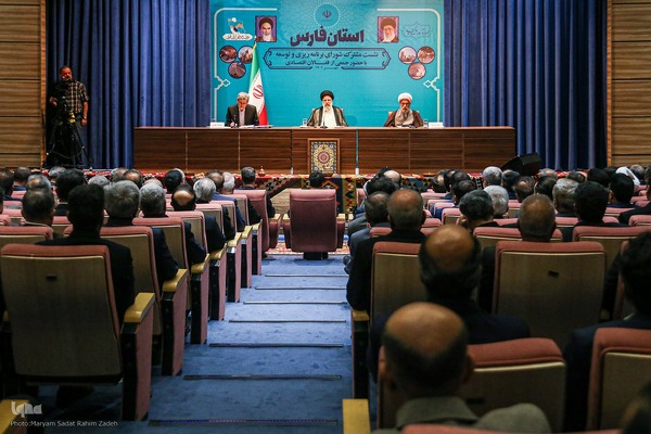 جلسه شورای برنامه ریزی استان فارس با حضور رییس جمهور