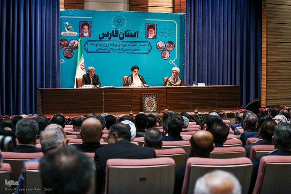 جلسه شورای برنامه ریزی استان فارس با حضور رییس جمهور