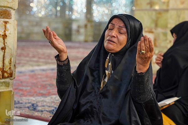 محفل انس با قرآن کریم ویژه خواهران، به‌ مناسبت بزرگداشت شهدای حرم مطهر