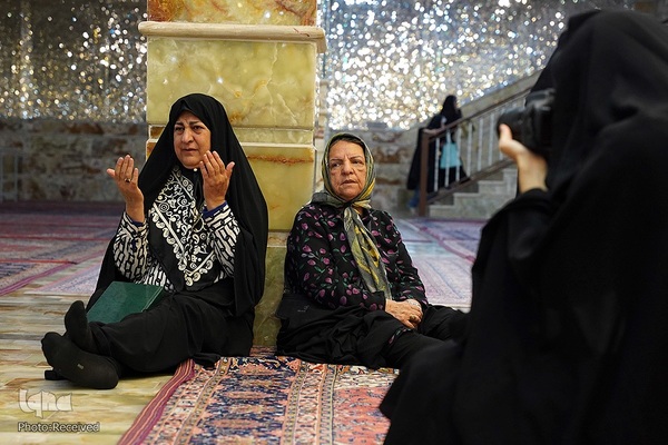 محفل انس با قرآن کریم ویژه خواهران، به‌ مناسبت بزرگداشت شهدای حرم مطهر