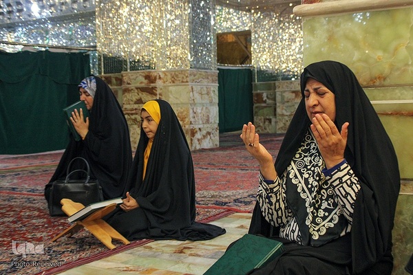 محفل انس با قرآن کریم ویژه خواهران، به‌ مناسبت بزرگداشت شهدای حرم مطهر