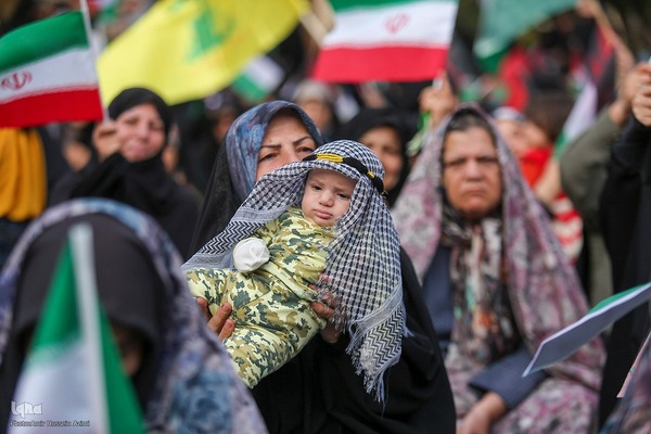 اجتماع زینبی بانوان و کودکان شیراز در حمایت از مادران مظلوم غزه