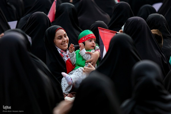 اجتماع زینبی بانوان و کودکان شیراز در حمایت از مادران مظلوم غزه