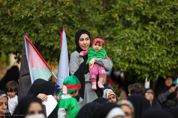اجتماع زینبی بانوان و کودکان شیراز در حمایت از مادران مظلوم غزه