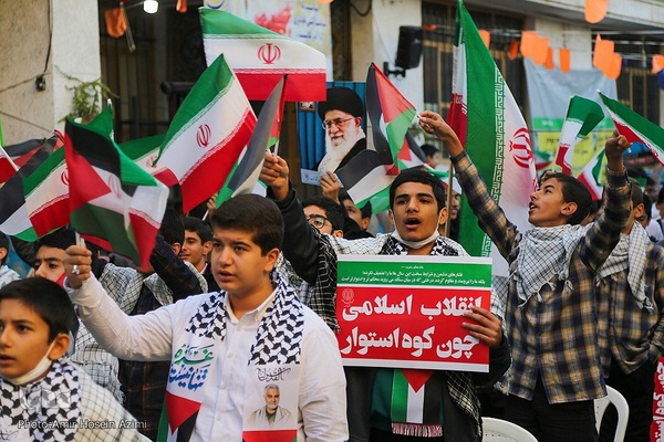 نواختن زنگ روز دانش آموز