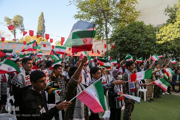 نواختن زنگ روز دانش آموز