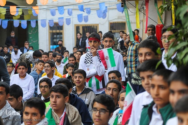 نواختن زنگ روز دانش آموز