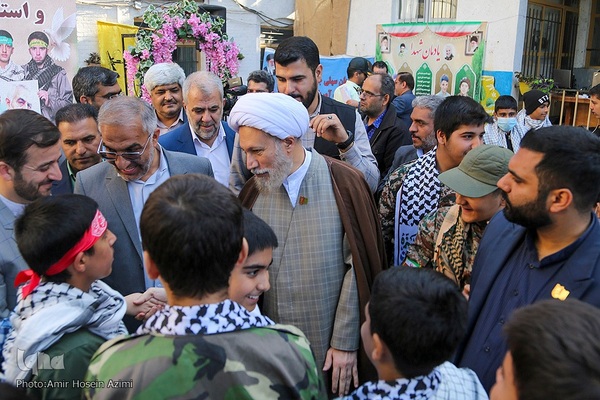 نواختن زنگ روز دانش آموز