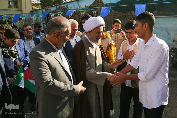 نواختن زنگ روز دانش آموز