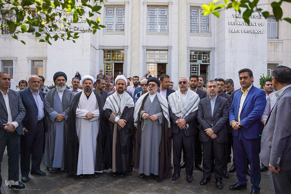 13 آبان در شیراز