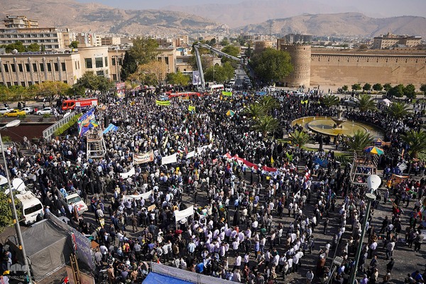 13 آبان در شیراز