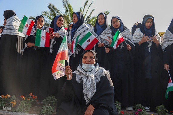 13 آبان در شیراز