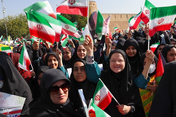 13 آبان در شیراز