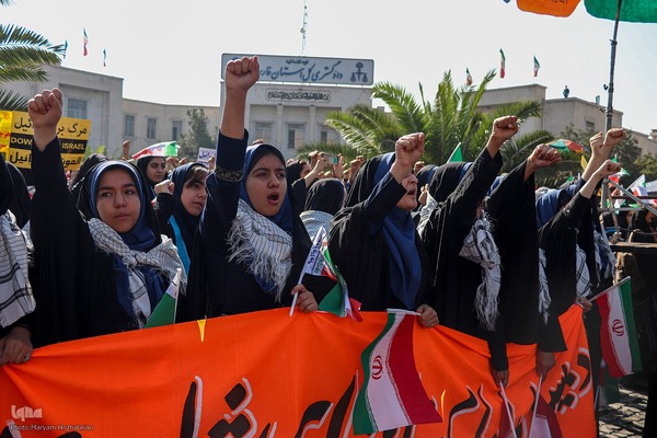 13 آبان در شیراز