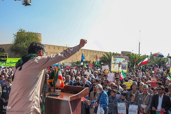 13 آبان در شیراز