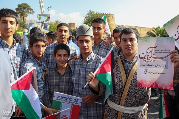 13 آبان در شیراز