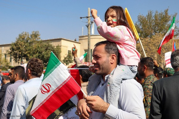 13 آبان در شیراز