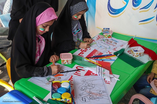 13 آبان در شیراز