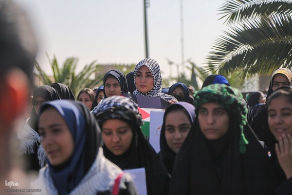 13 آبان در شیراز