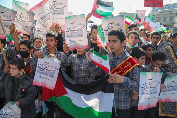 13 آبان در شیراز