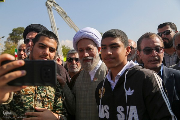 13 آبان در شیراز