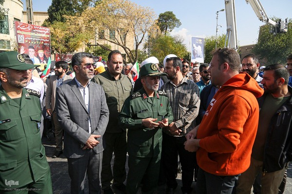 13 آبان در شیراز