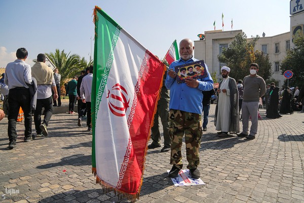 13 آبان در شیراز