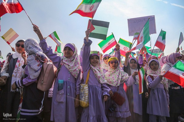 13 آبان در شیراز