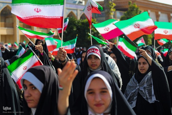 اجتماع ۱۲هزارنفری دانش آموزان در حرم مطهر شاهچراغ (ع) ‎