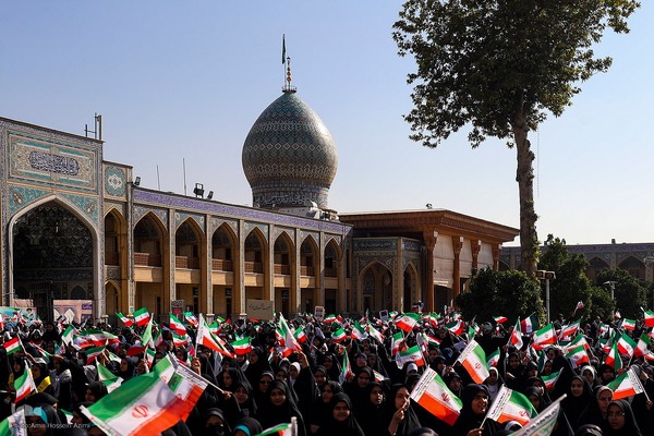 اجتماع ۱۲هزارنفری دانش آموزان در حرم مطهر شاهچراغ (ع) ‎