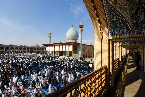 اجتماع ۱۲هزارنفری دانش آموزان در حرم مطهر شاهچراغ (ع) ‎