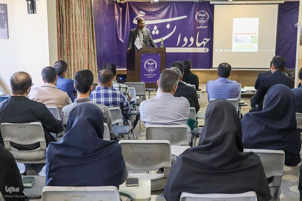 نشست صمیمانه جهادگران فارس