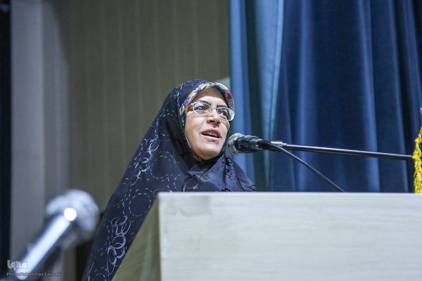 بدرقه ۳۰۰ دانش‌آموز دختر از مدارس شیراز به مناطق عملیاتی جنوب