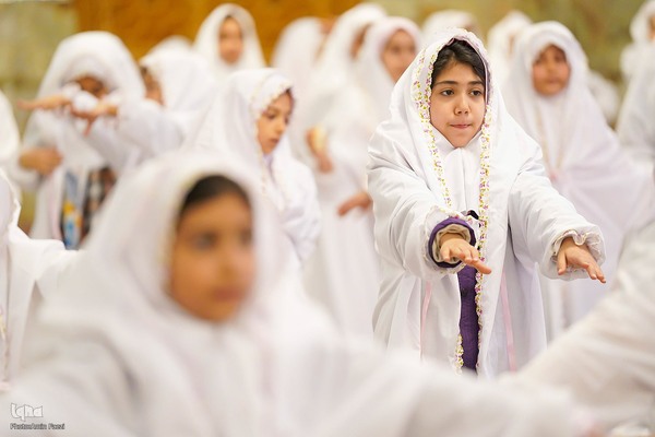 جشن تکلیف دختران در حرم شاهچراغ(ع)‎