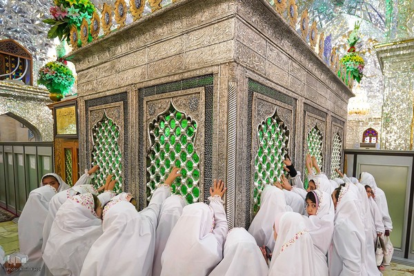 جشن تکلیف دختران در حرم شاهچراغ(ع)‎